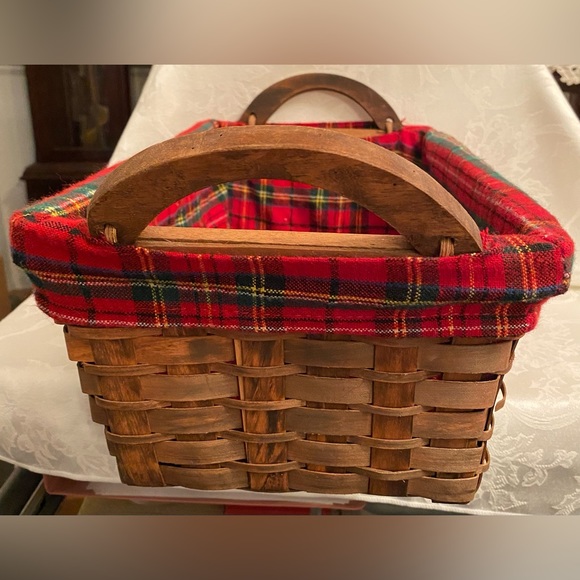WOODEN BASKET WITH RED FLANNEL PLAID INSERT - Picture 5 of 8